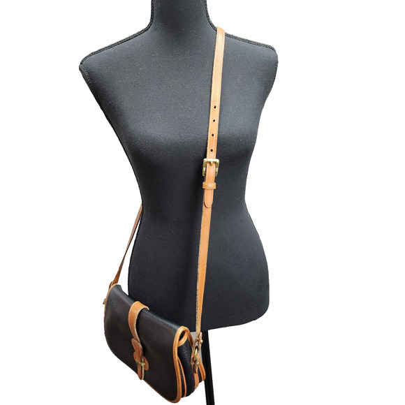 Vtg Dooney & Bourke Pebble Leather Crossbody Purse Black Brown Trim Shoulder Bag - Picture 2 of 16